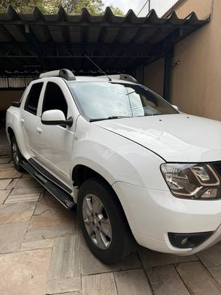RENAULT DUSTER OROCH 1.6 16V SCE FLEX DYNAMIQUE MANUAL RENAULT DUSTER OROCH 1.6 16V SCE FLEX DYNAMIQUE MANUAL